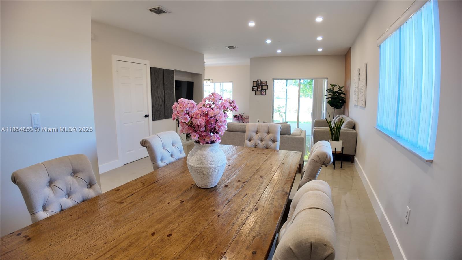 MEGHANS PLACE - Residential