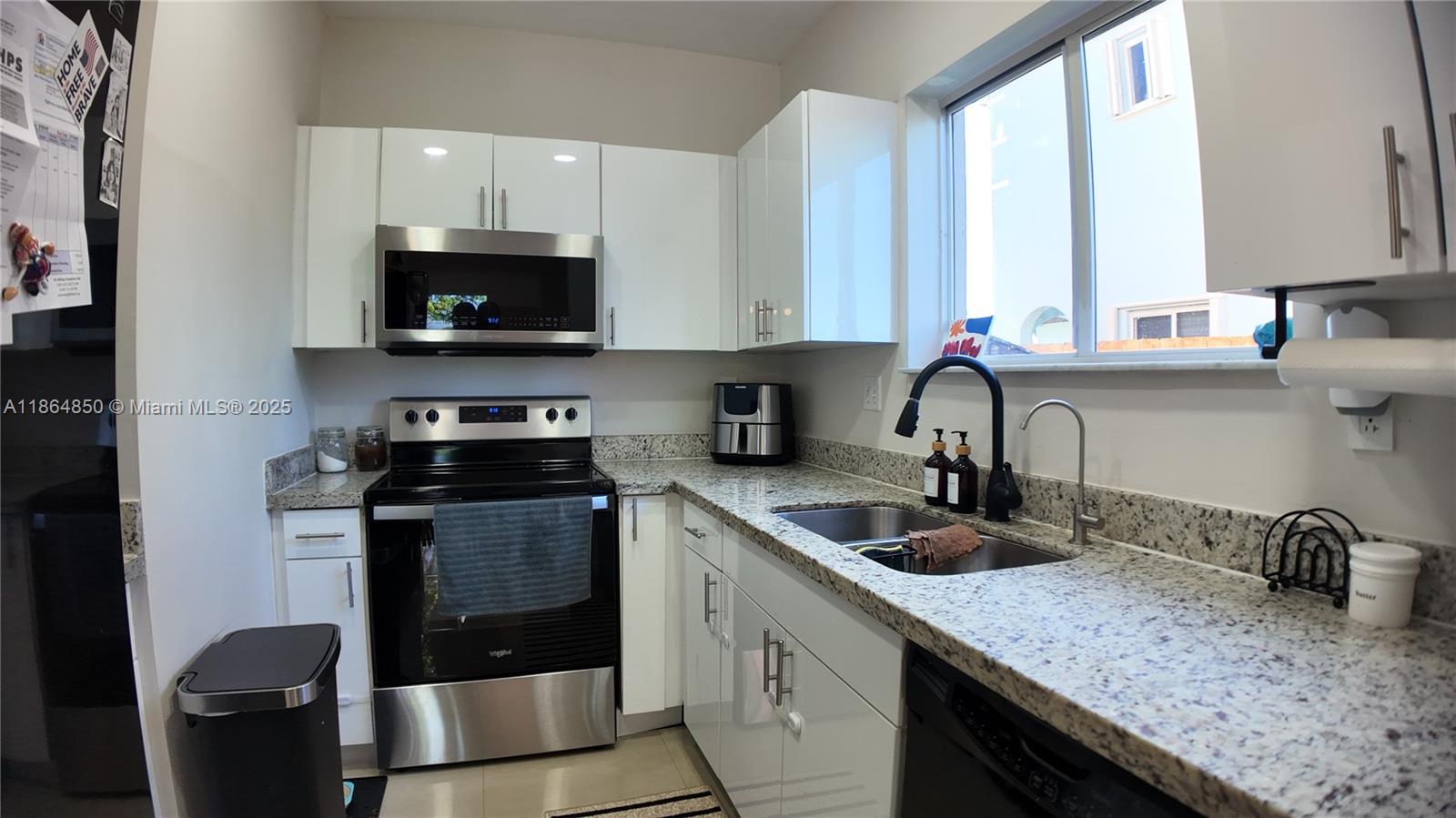 MEGHANS PLACE - Residential