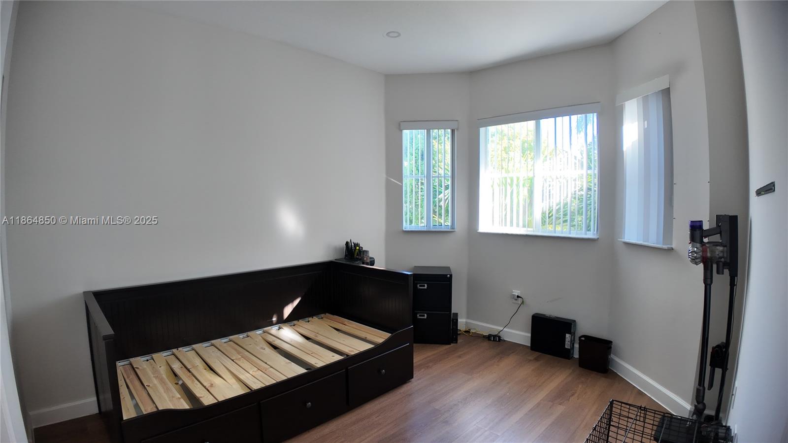 MEGHANS PLACE - Residential