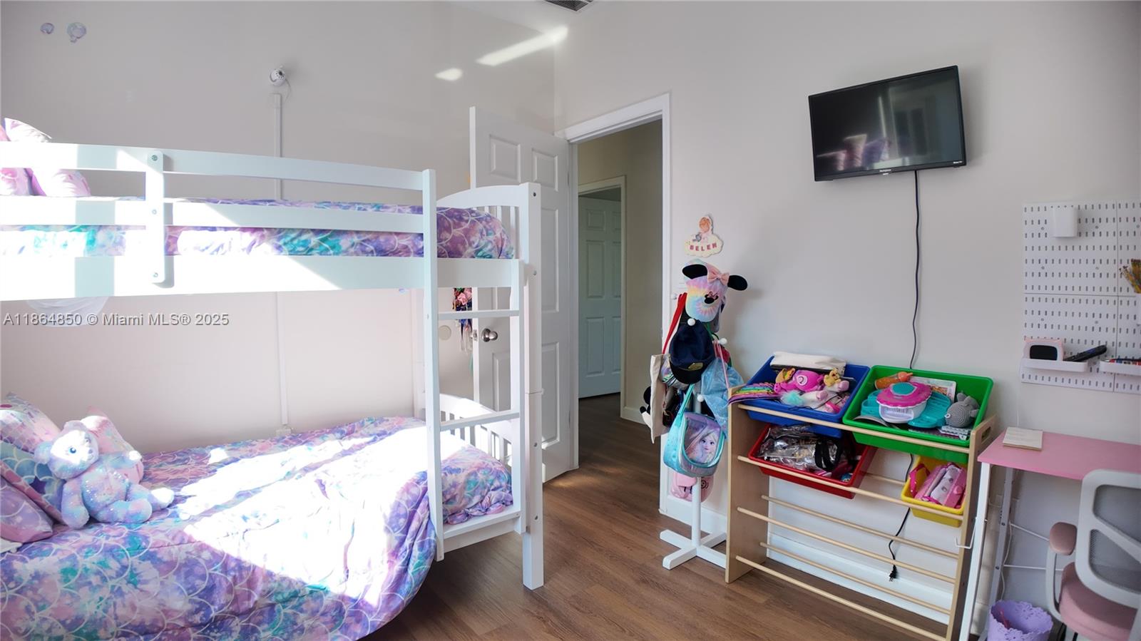 MEGHANS PLACE - Residential