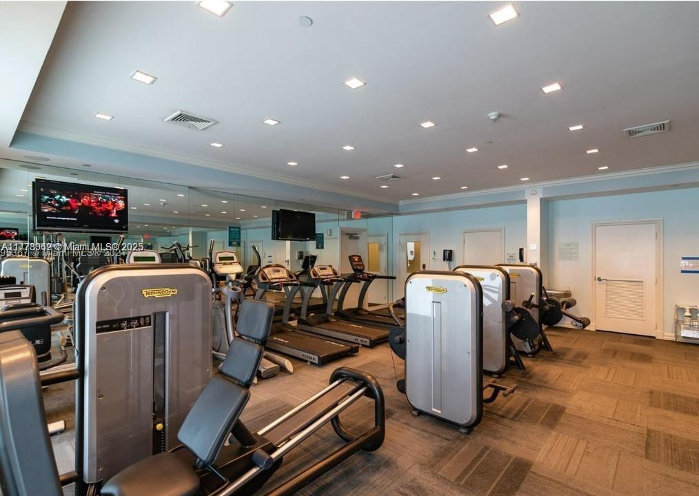 ST TROPEZ ON THE BAY III - Residential