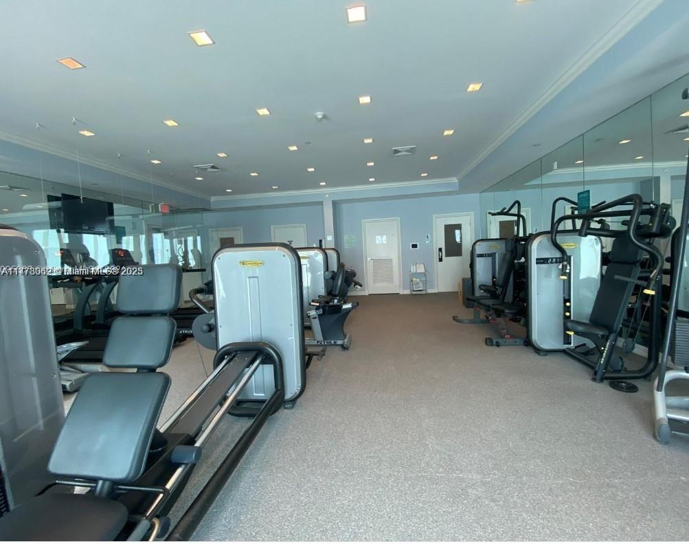 ST TROPEZ ON THE BAY III - Residential