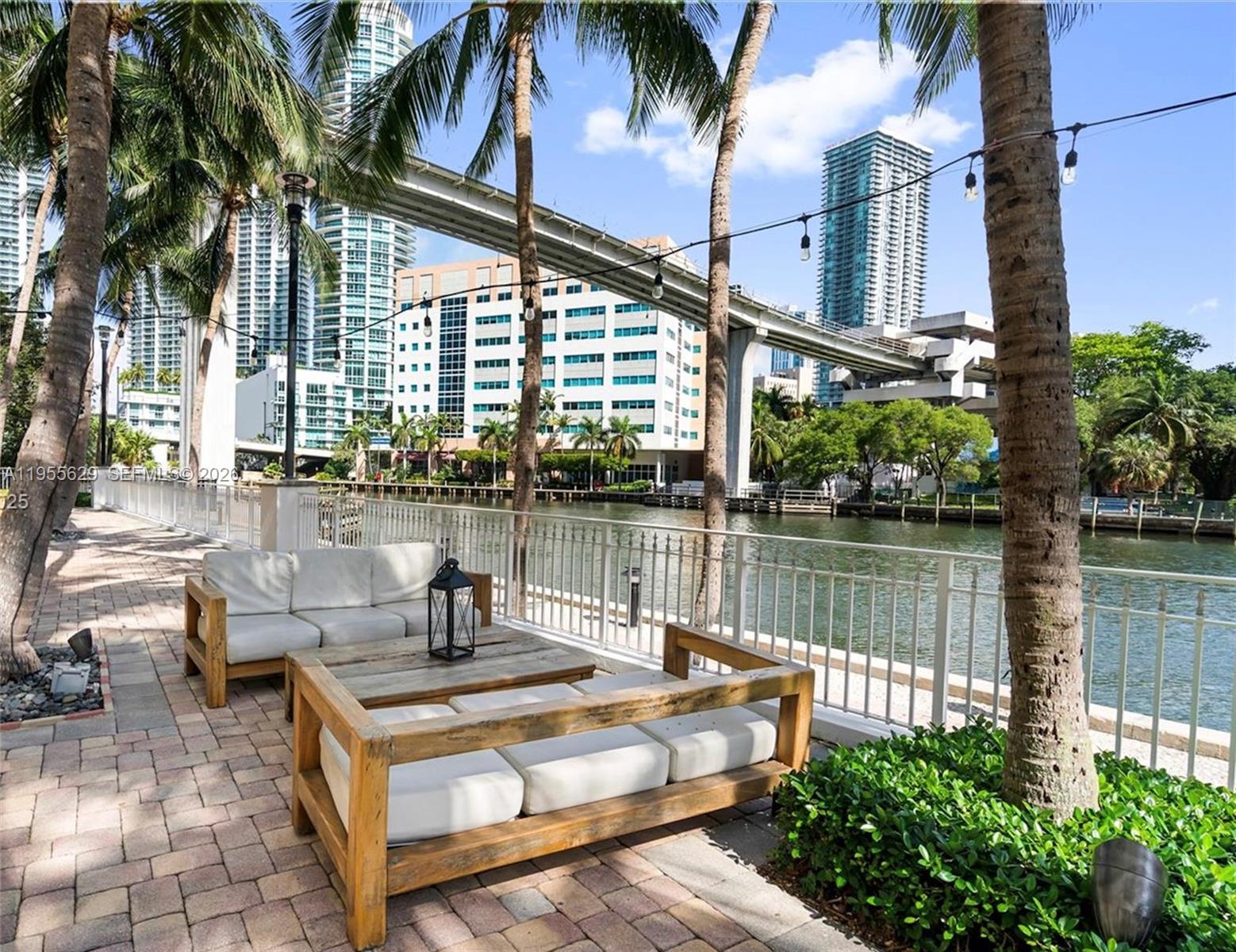 BRICKELL ON THE RIVER - Residential