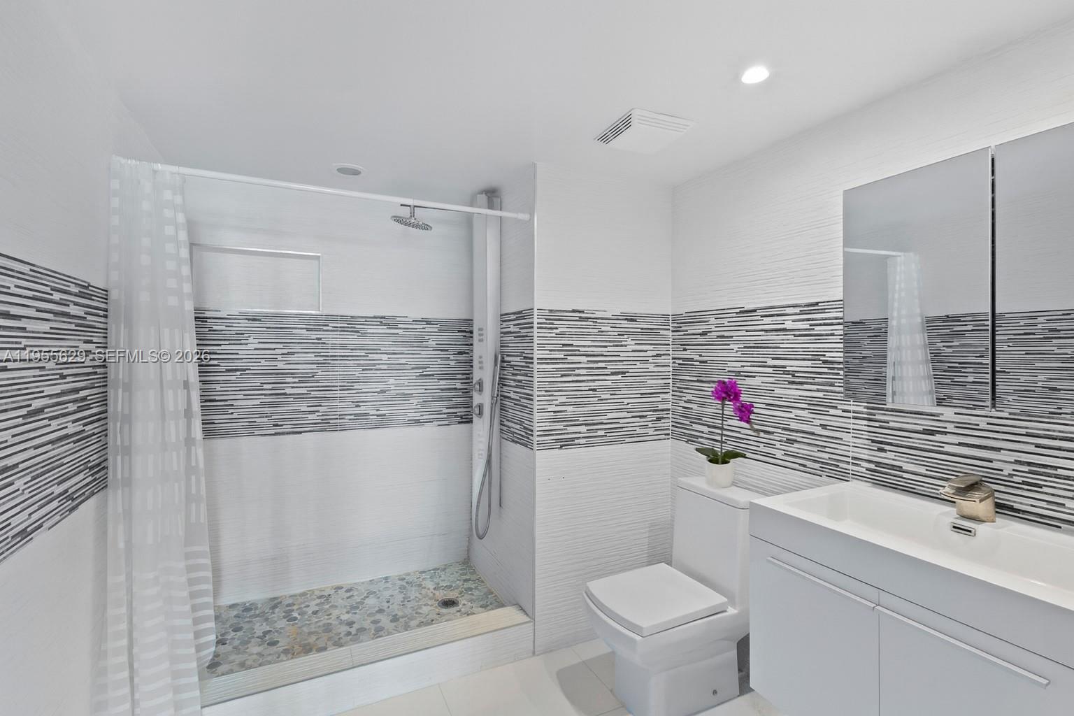 BRICKELL ON THE RIVER - Residential