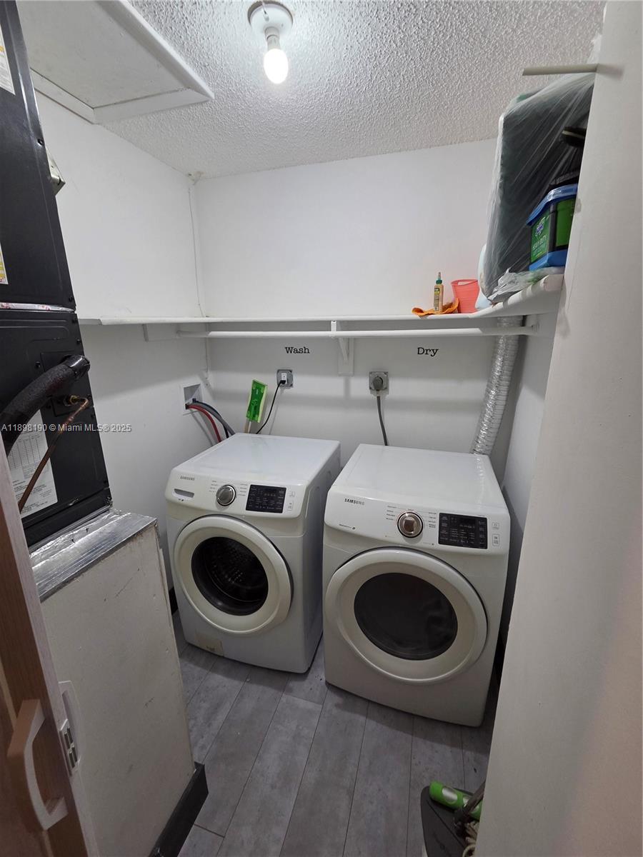 SUNCREST TOWNHOUSE CONDO - Residential