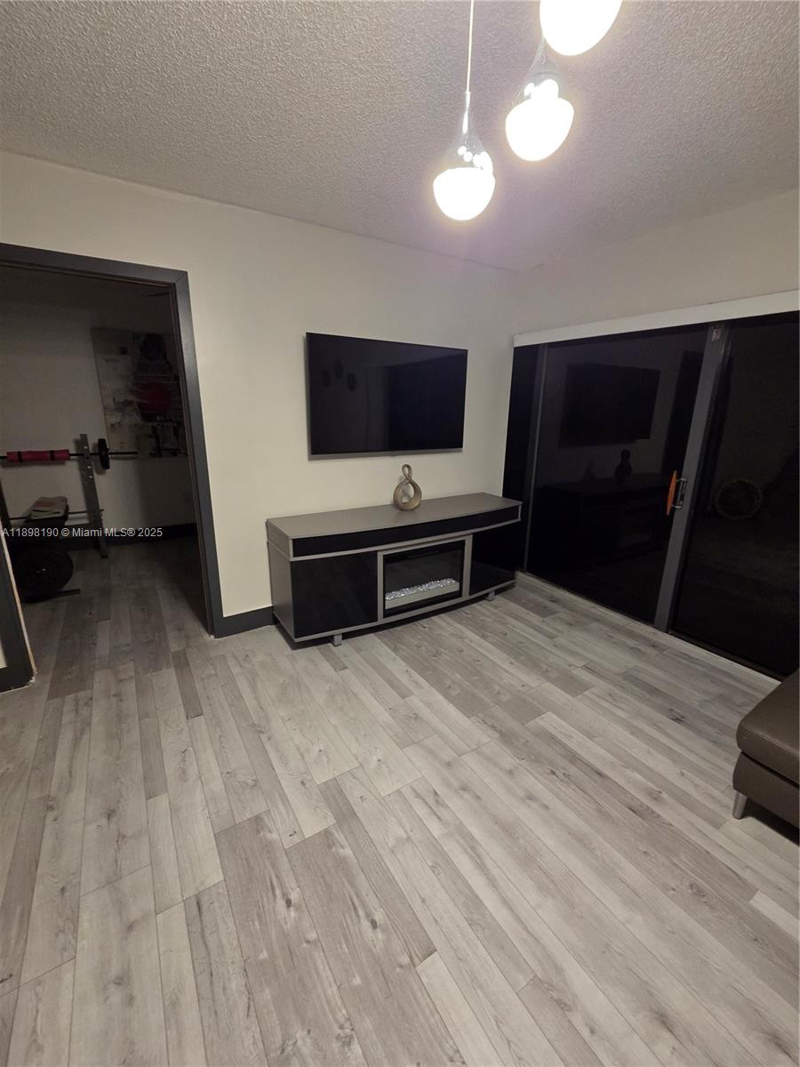SUNCREST TOWNHOUSE CONDO - Residential