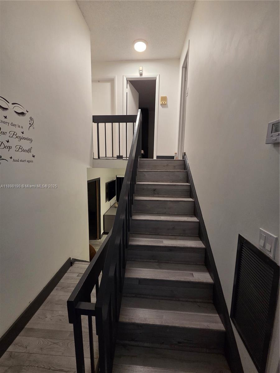 SUNCREST TOWNHOUSE CONDO - Residential