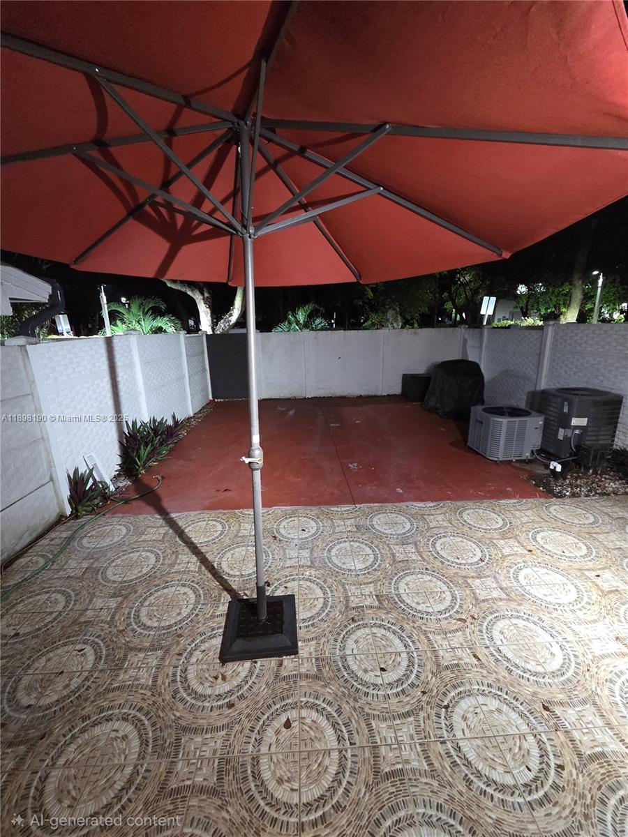 SUNCREST TOWNHOUSE CONDO - Residential