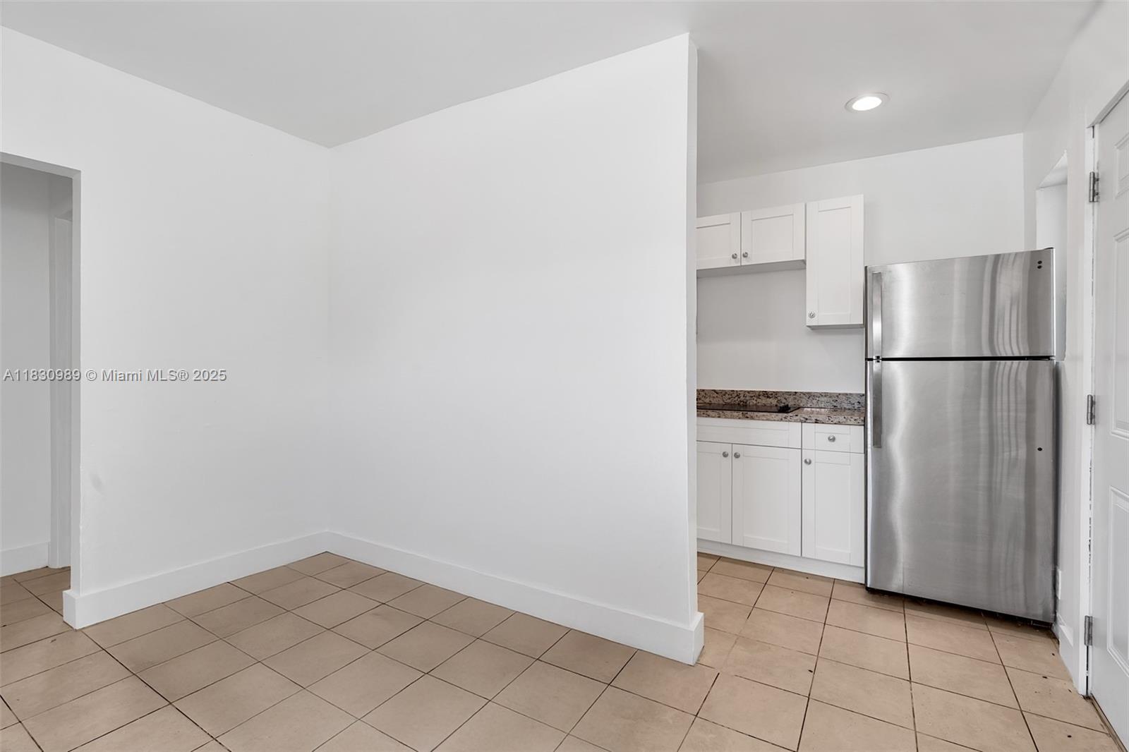 2047 Lincoln Ave 1