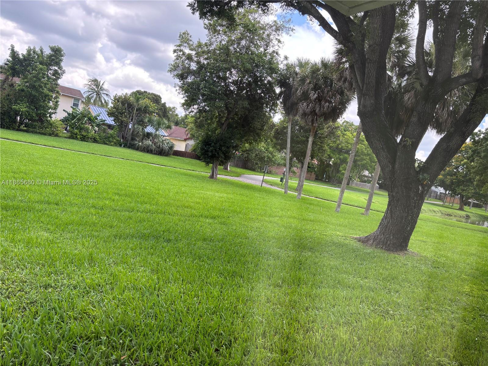 MAHOGANY KEY II CONDO - Residential