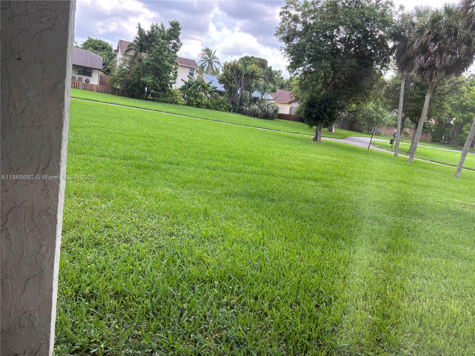 MAHOGANY KEY II CONDO - Residential