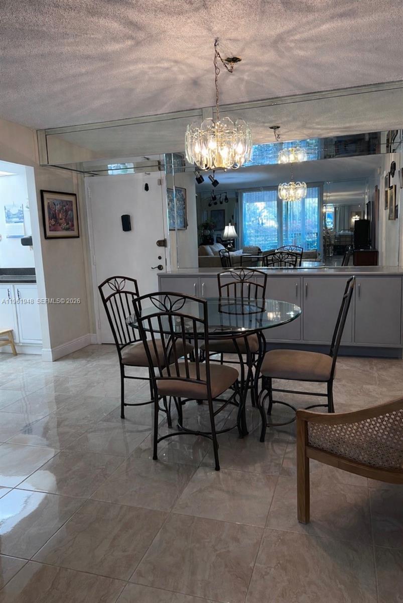 1300 Saint Charles Pl L22