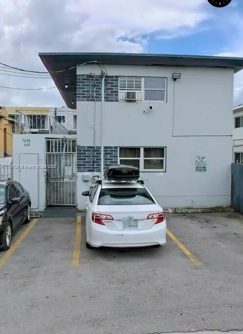 Rental Property at 7638 N Miami Avenue 4, Miami, Broward County, Florida - Bedrooms: 1 
Bathrooms: 1  - $1,900 MO.
