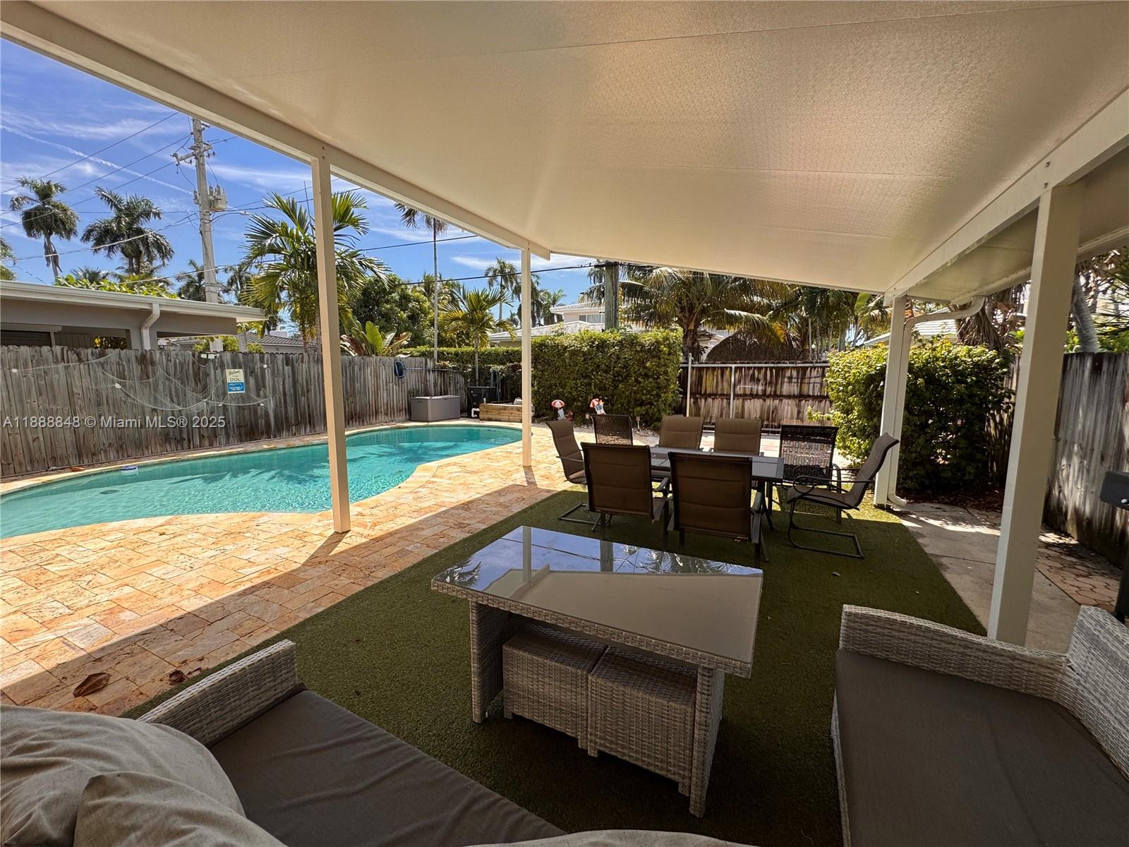 HOLLYWOOD - Residential Lease