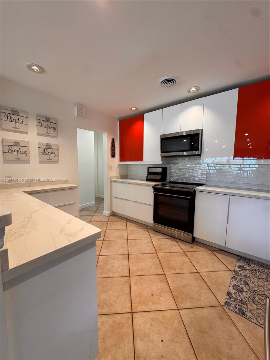 HOLLYWOOD - Residential Lease