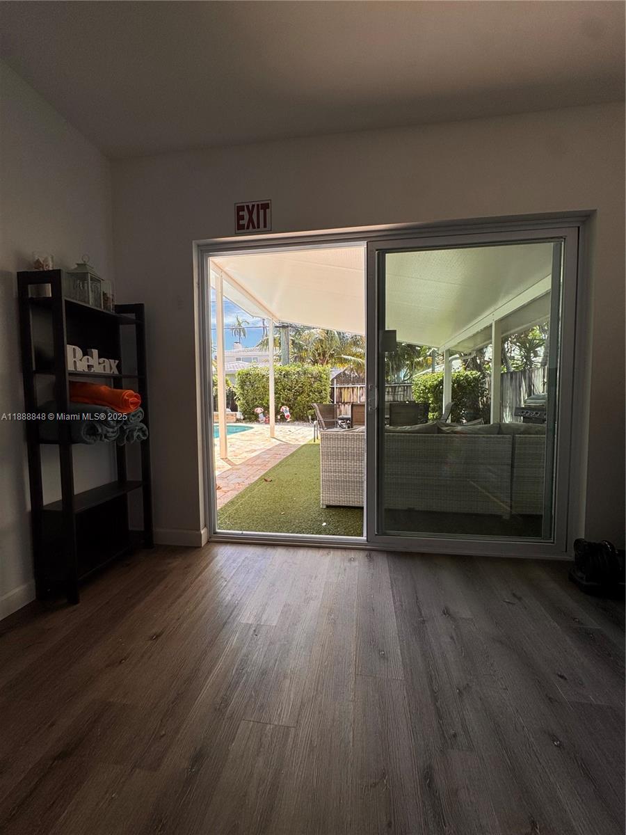 HOLLYWOOD - Residential Lease
