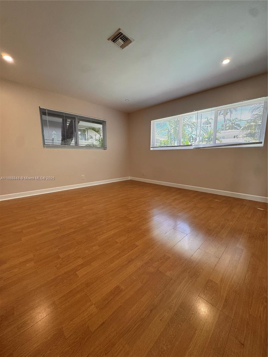 HOLLYWOOD - Residential Lease