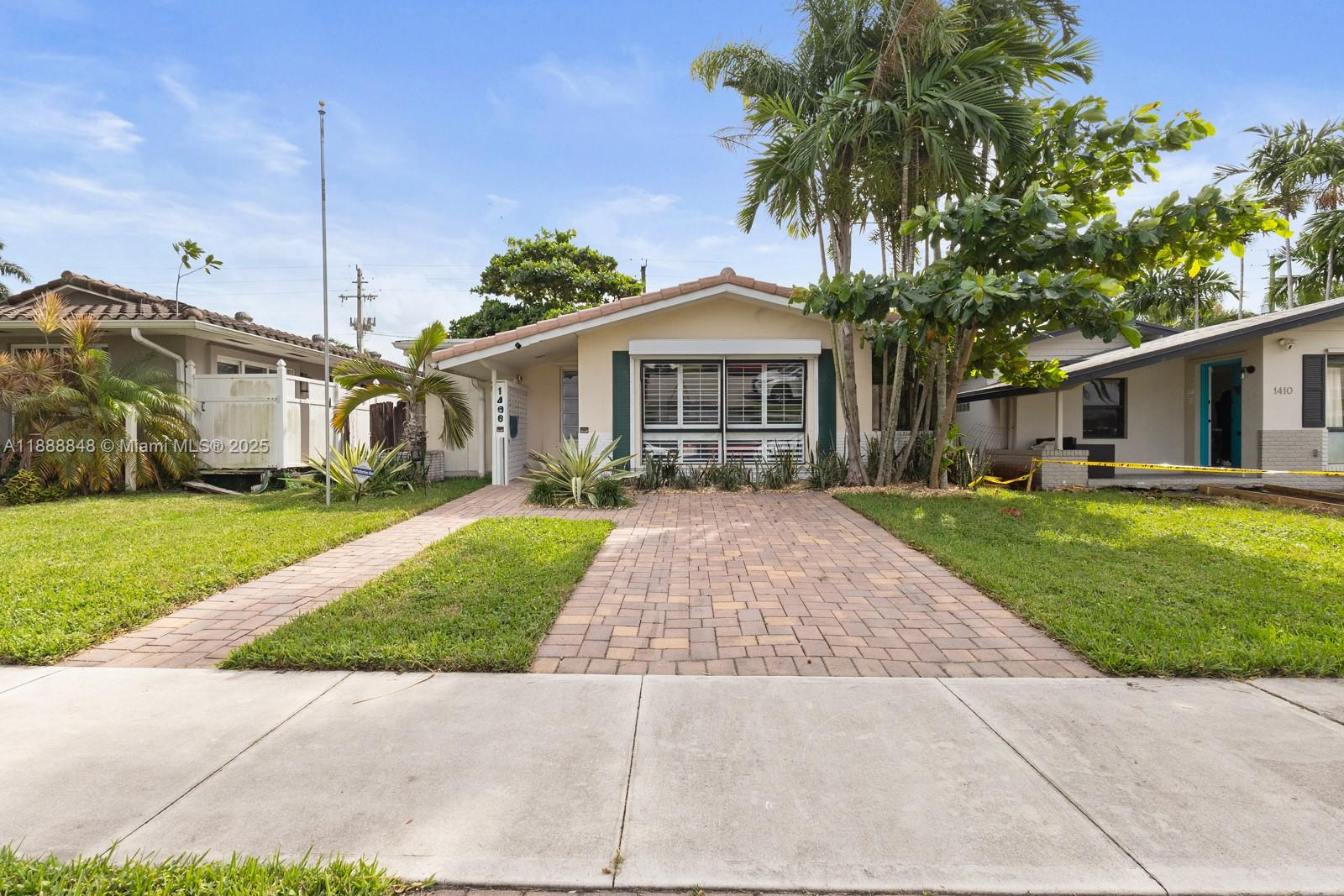 HOLLYWOOD - Residential Lease