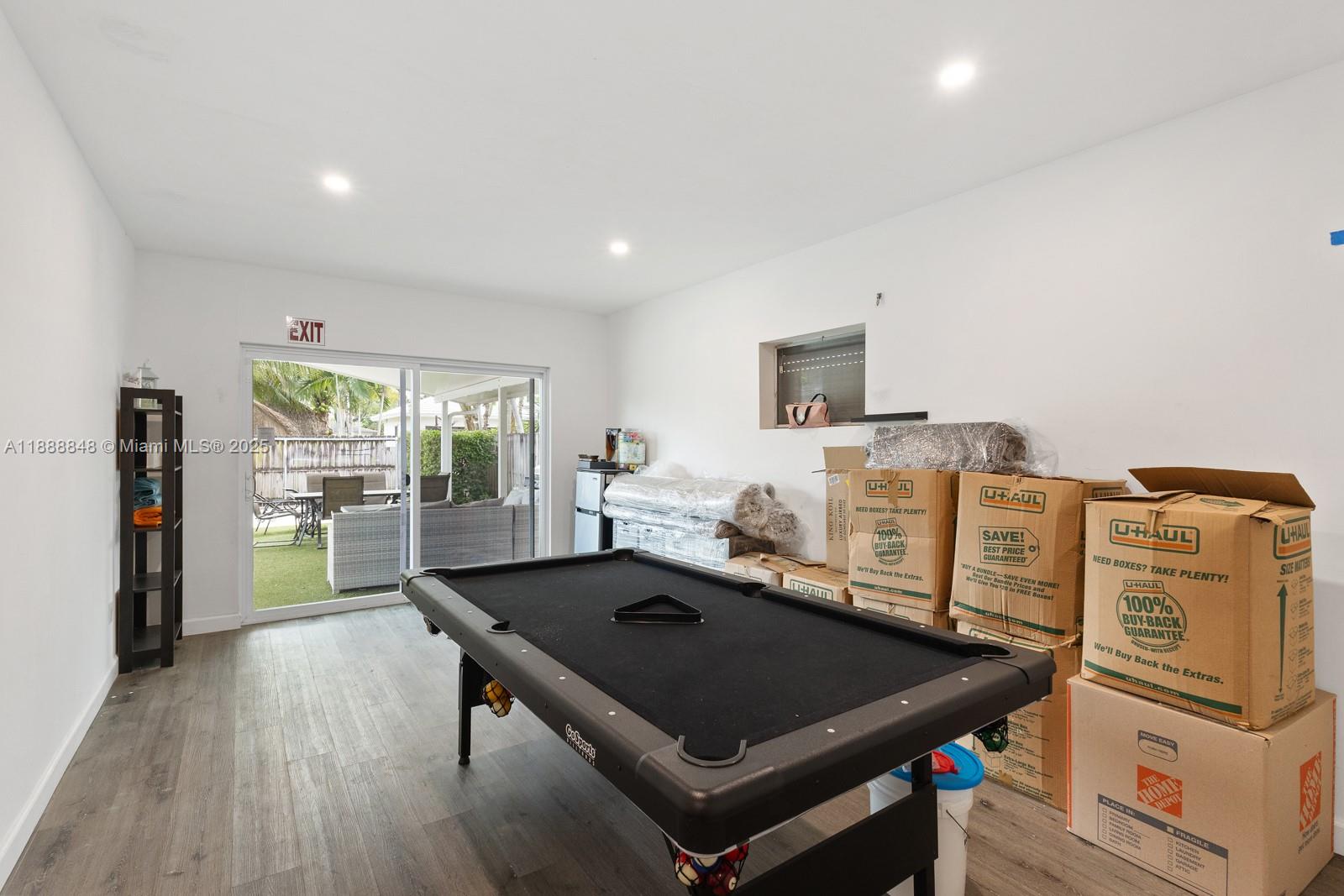 HOLLYWOOD - Residential Lease