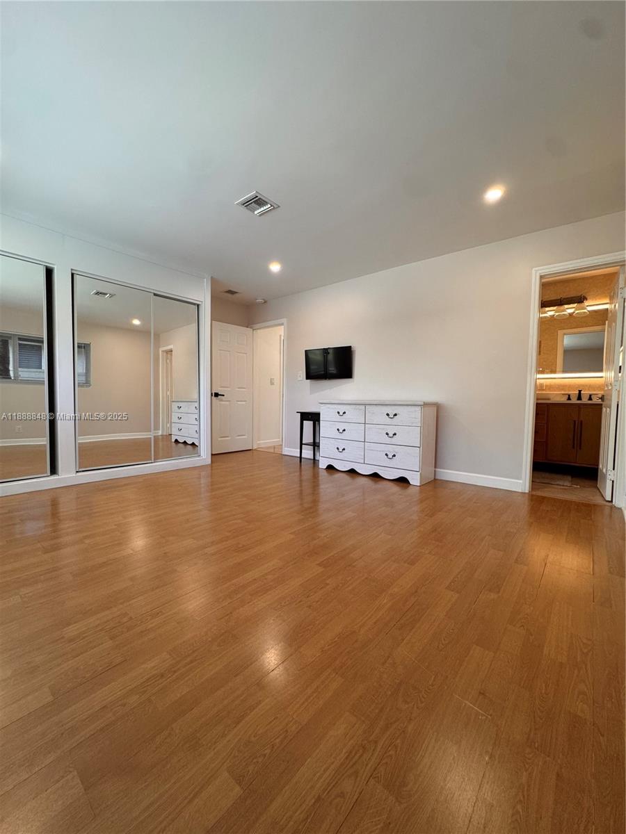 HOLLYWOOD - Residential Lease