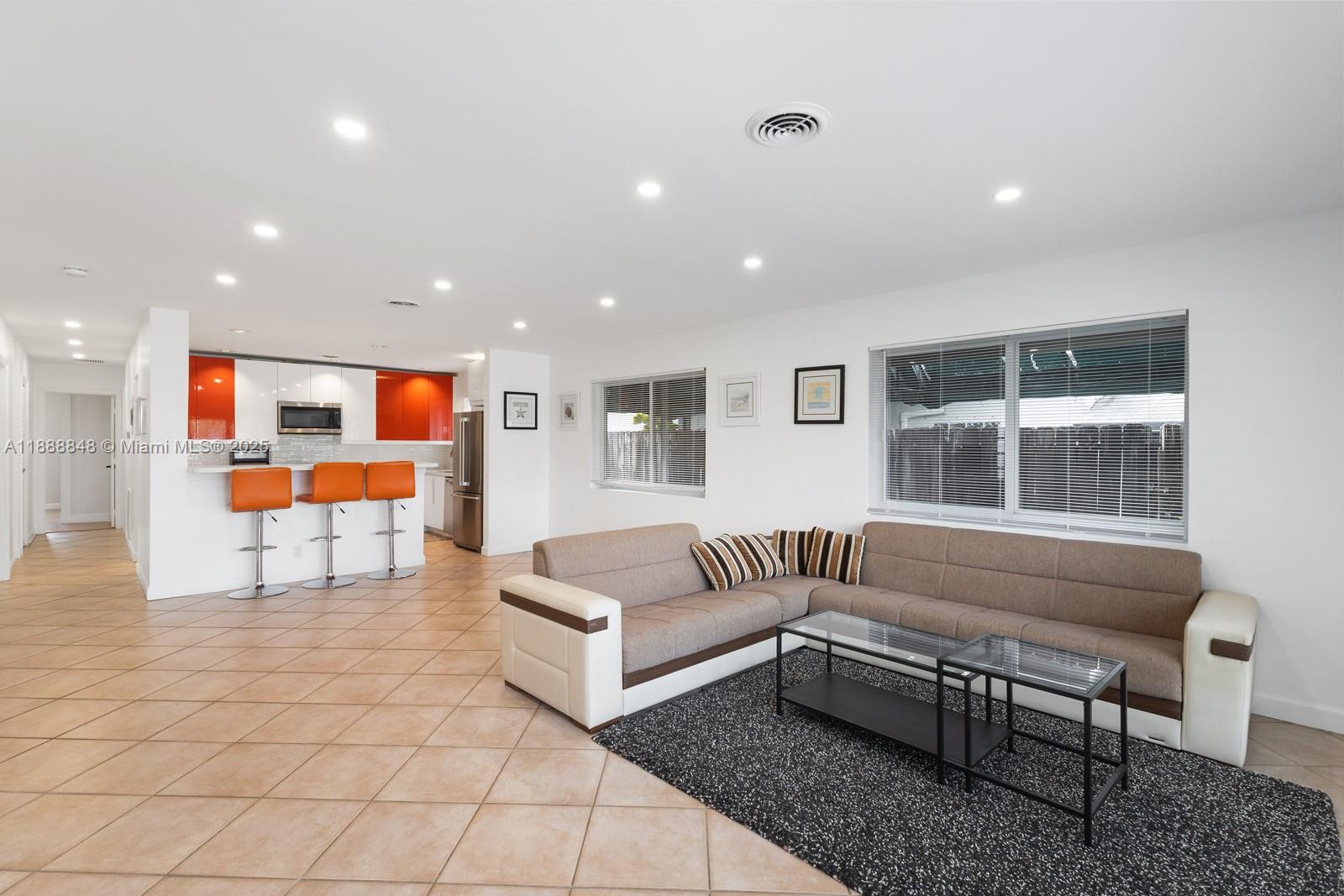 HOLLYWOOD - Residential Lease