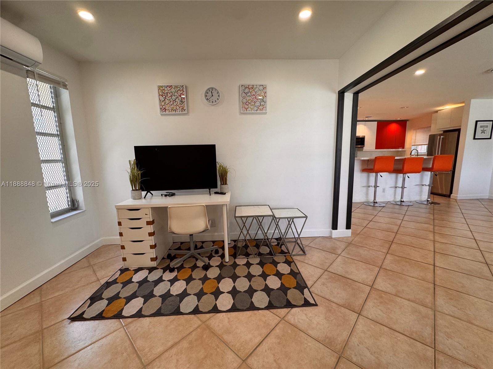 HOLLYWOOD - Residential Lease
