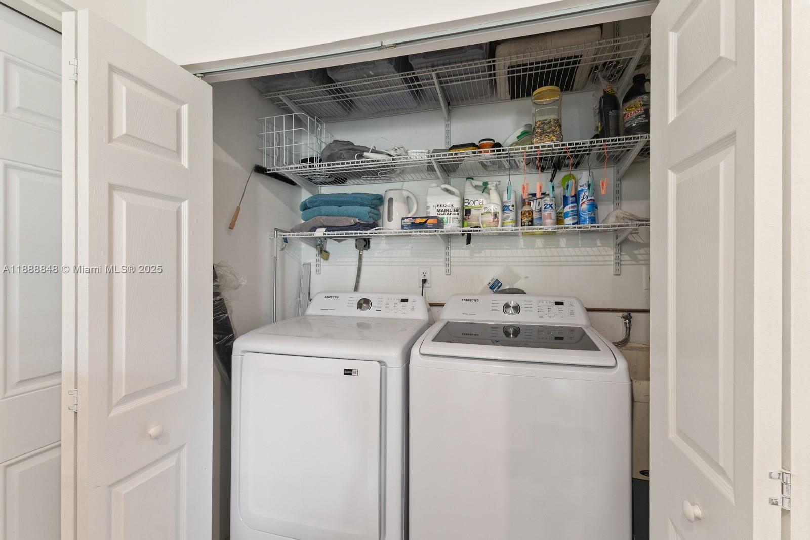 HOLLYWOOD - Residential Lease