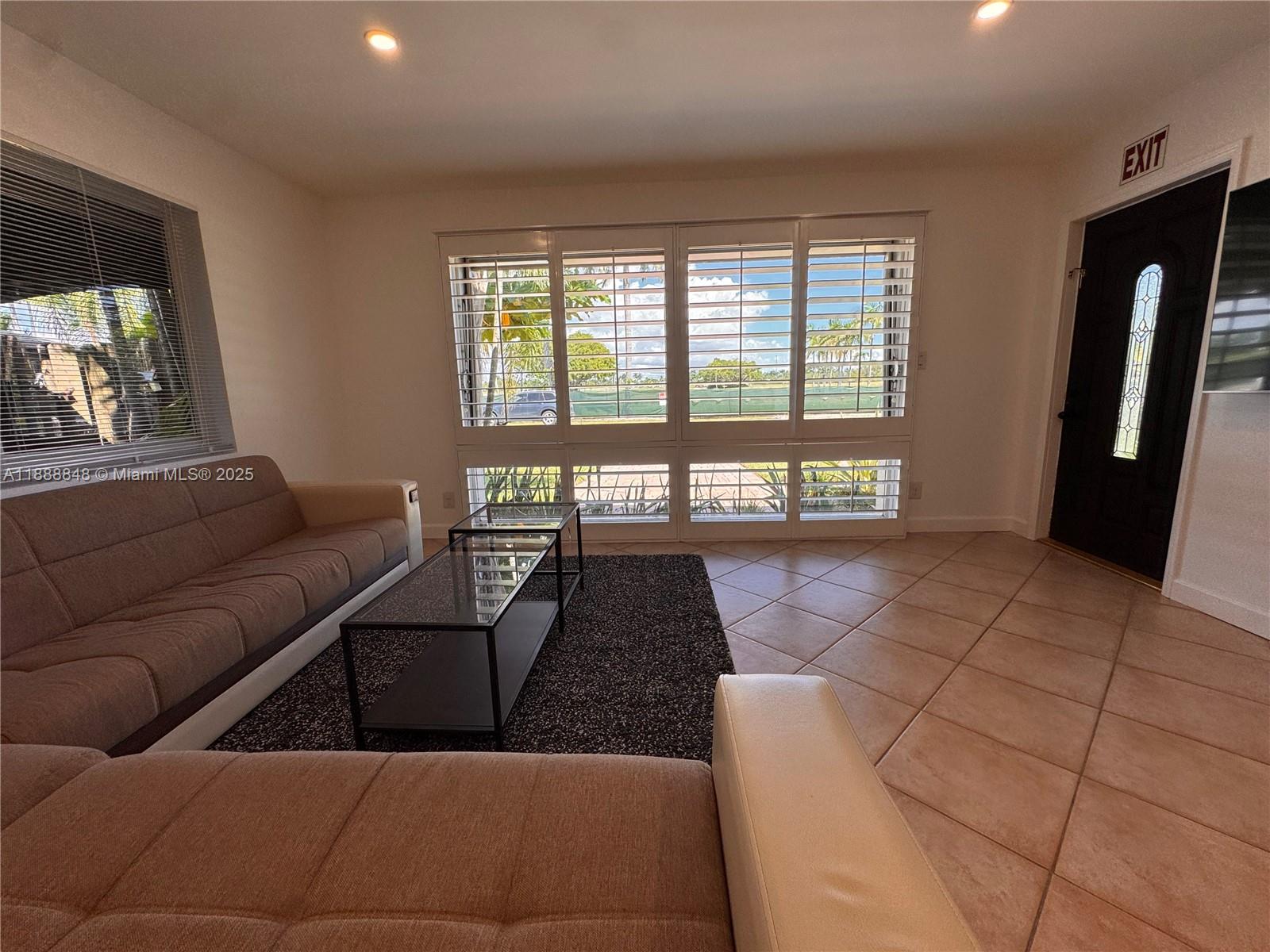HOLLYWOOD - Residential Lease