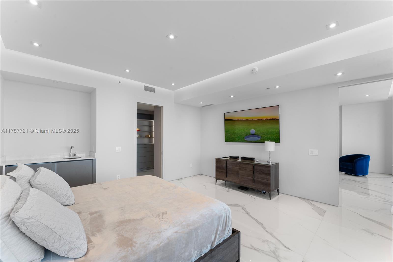 18975 COLLINS CONDO - Residential