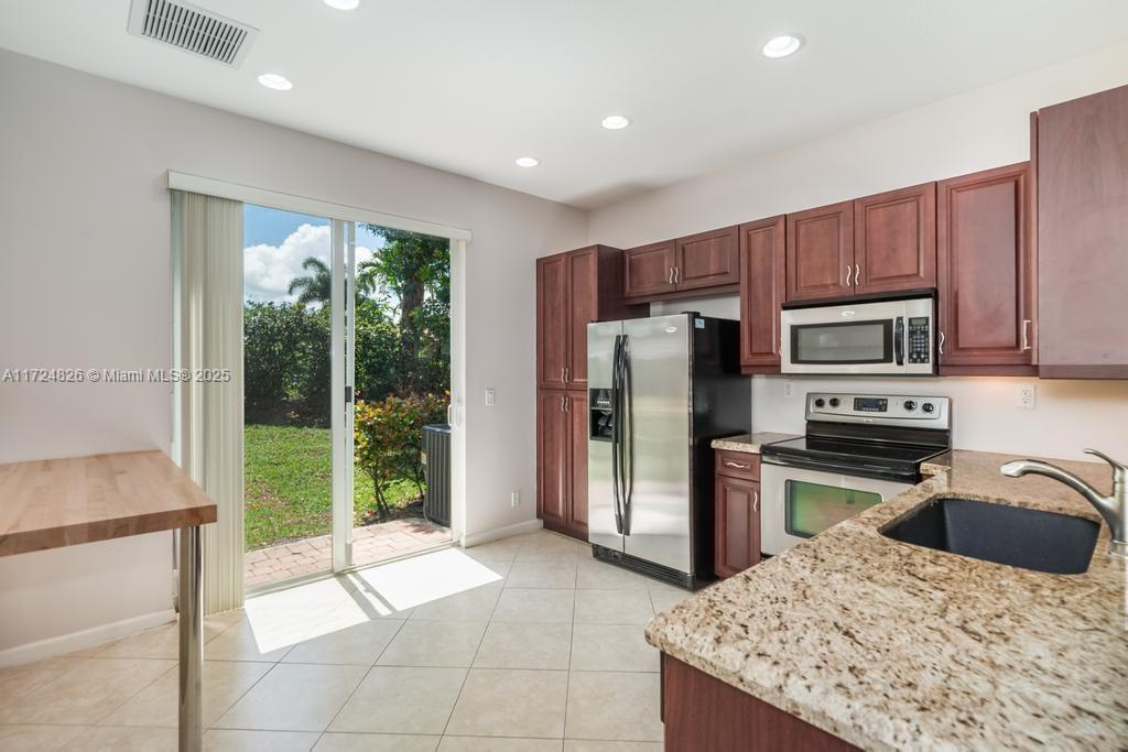 BRIELLA 2 CONDO - Residential Lease