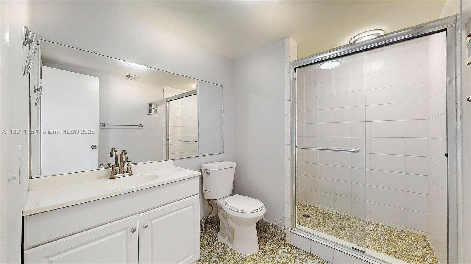 EMERALD ISLES WEST PHASE - Residential Lease