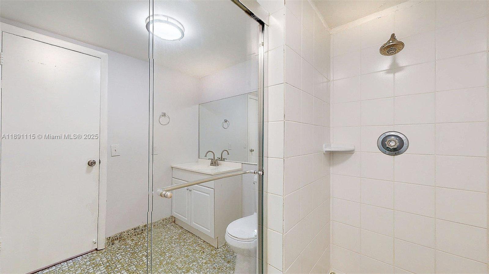 EMERALD ISLES WEST PHASE - Residential Lease