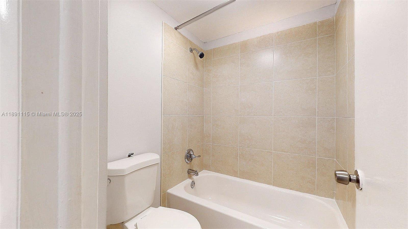 EMERALD ISLES WEST PHASE - Residential Lease