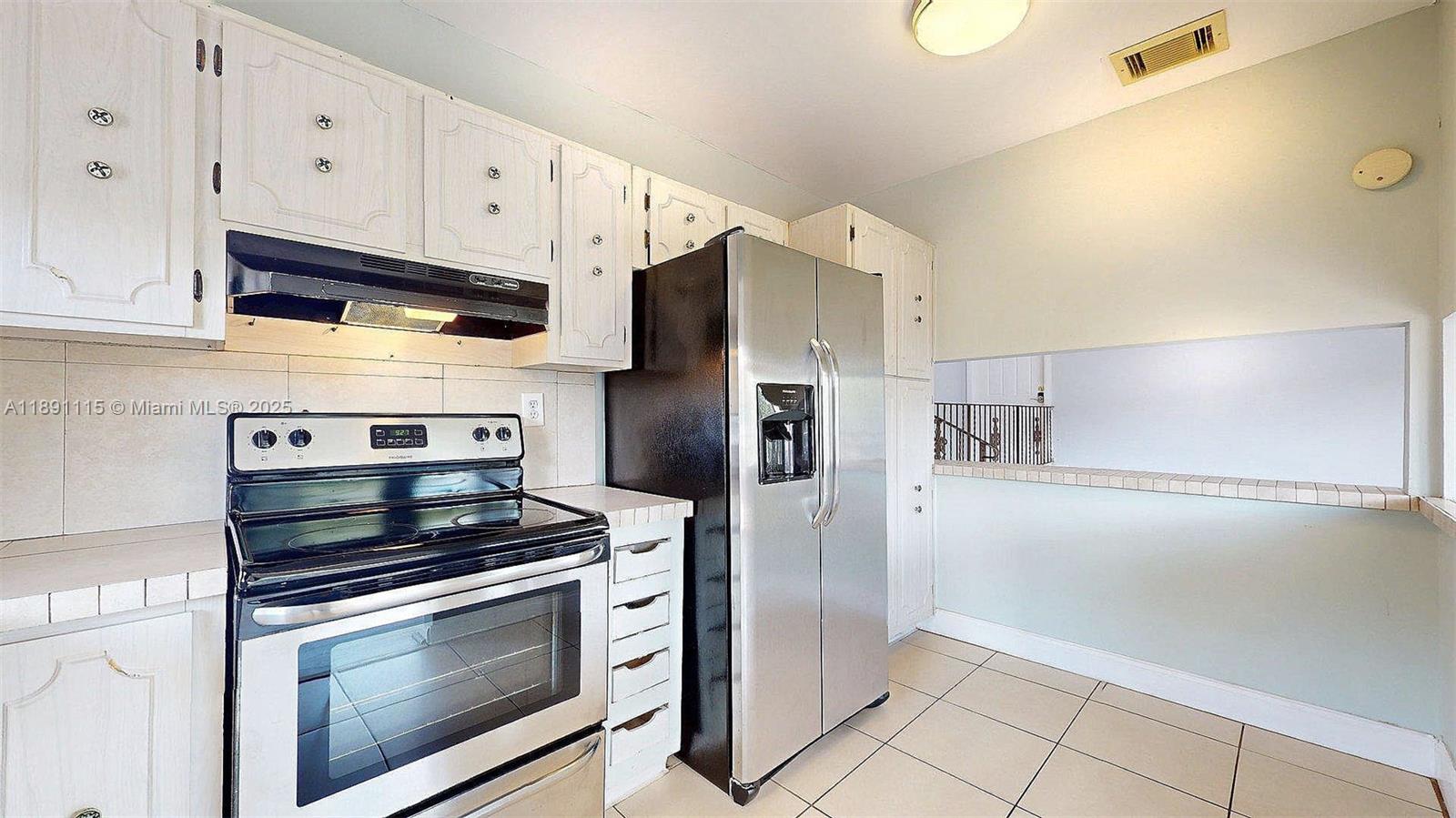 EMERALD ISLES WEST PHASE - Residential Lease