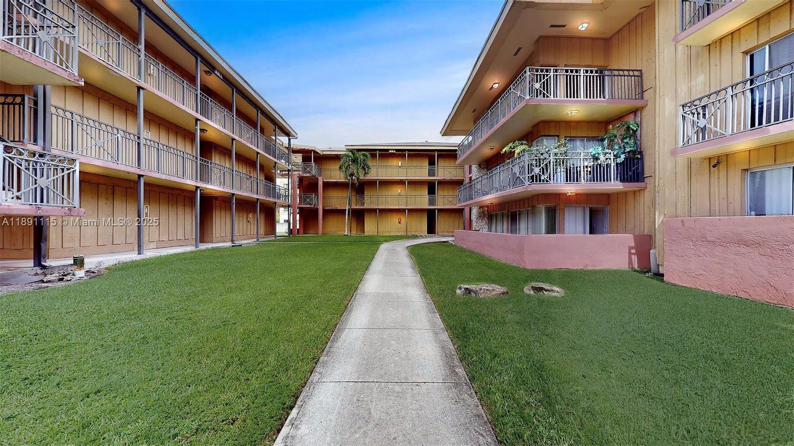 EMERALD ISLES WEST PHASE - Residential Lease