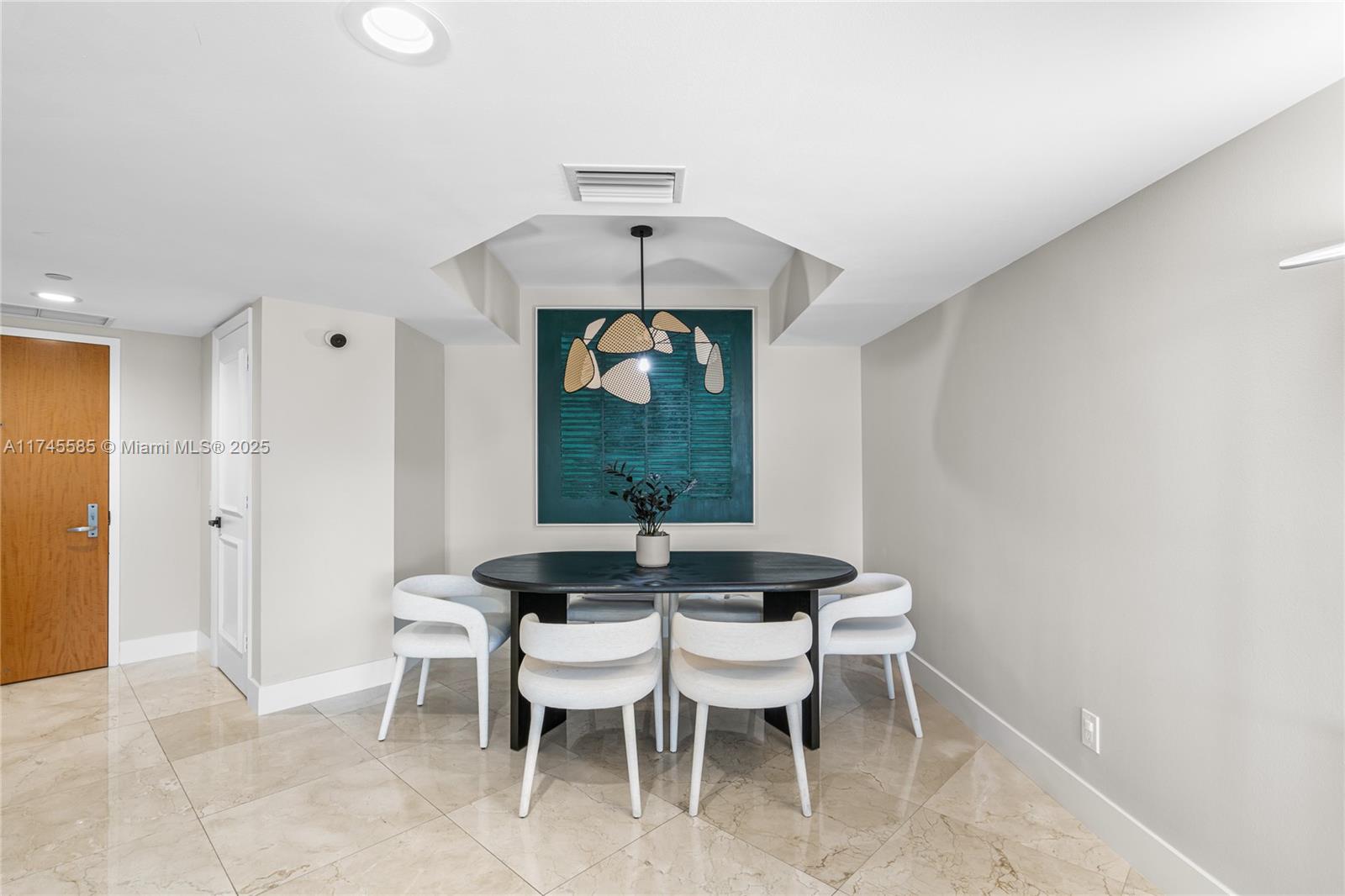 21055 Yacht Club Dr 702