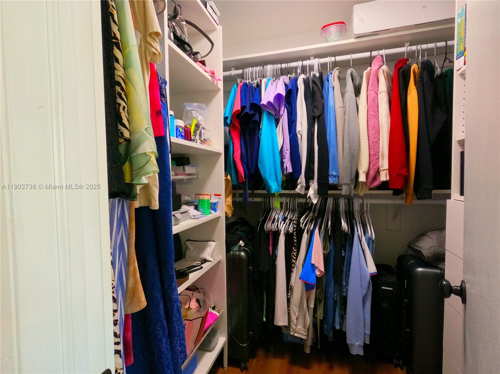 PALM SPRINGS VILLAS 3RD A - Residential