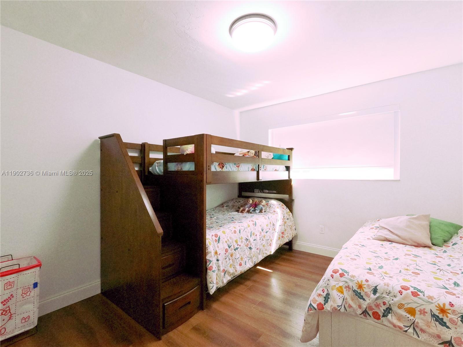 PALM SPRINGS VILLAS 3RD A - Residential