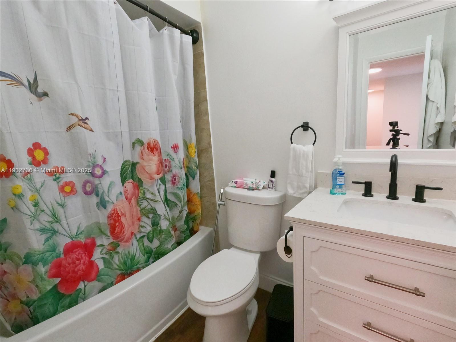 PALM SPRINGS VILLAS 3RD A - Residential