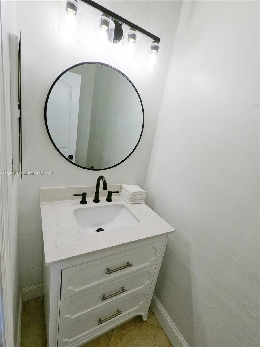 PALM SPRINGS VILLAS 3RD A - Residential