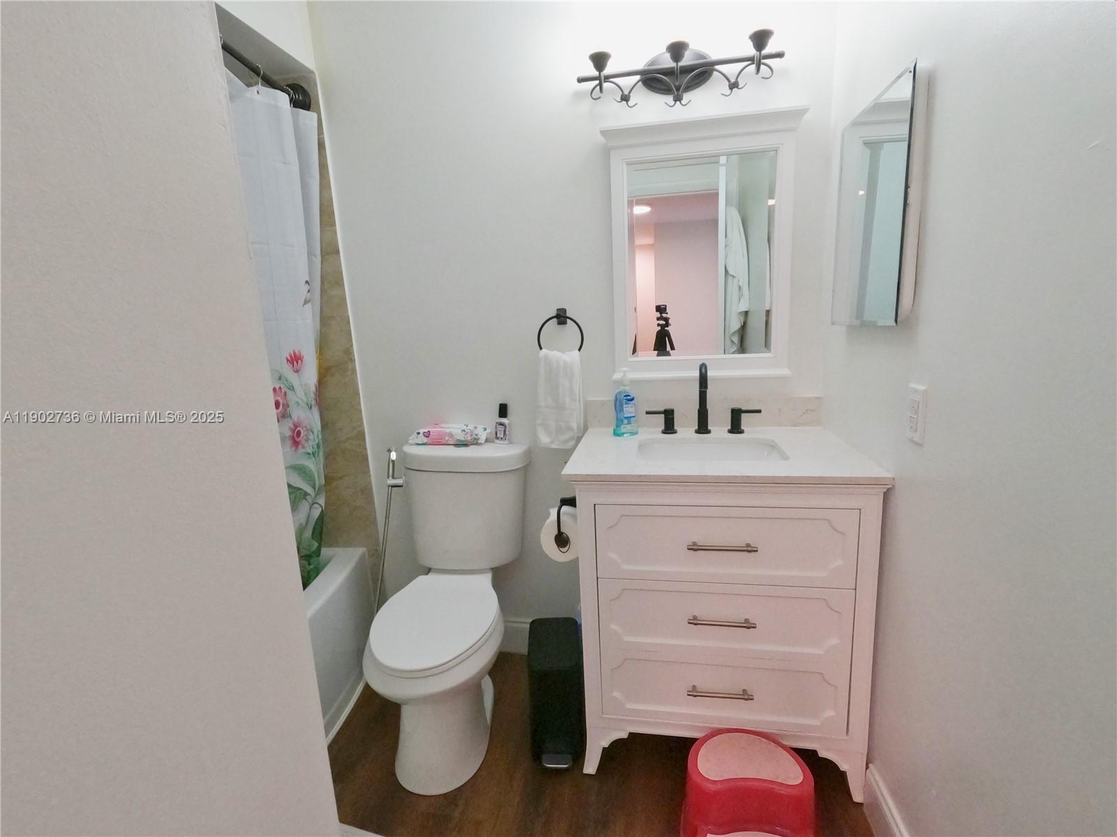 PALM SPRINGS VILLAS 3RD A - Residential