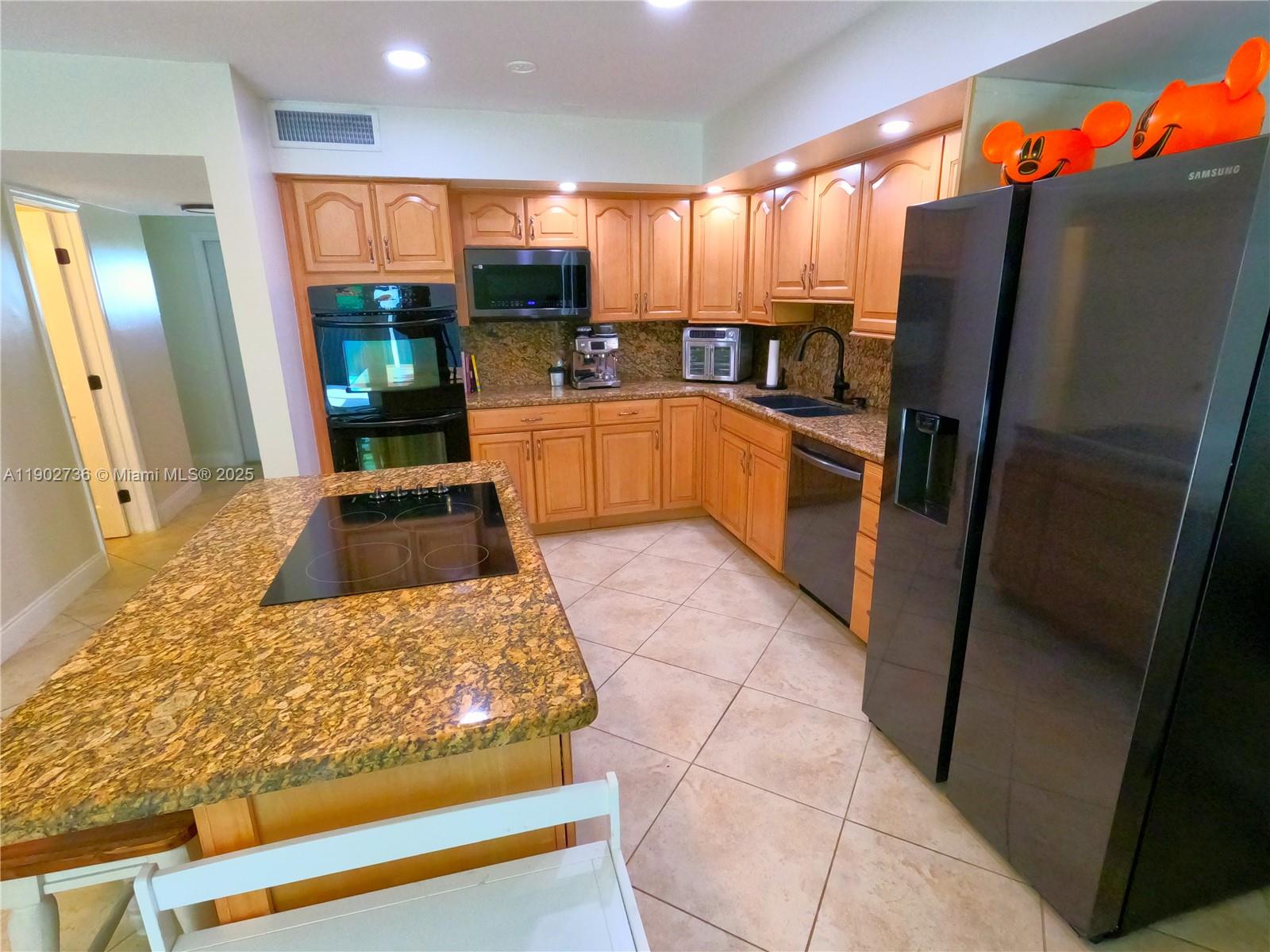 PALM SPRINGS VILLAS 3RD A - Residential