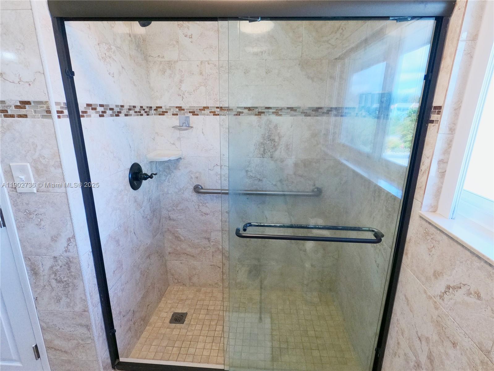 PALM SPRINGS VILLAS 3RD A - Residential