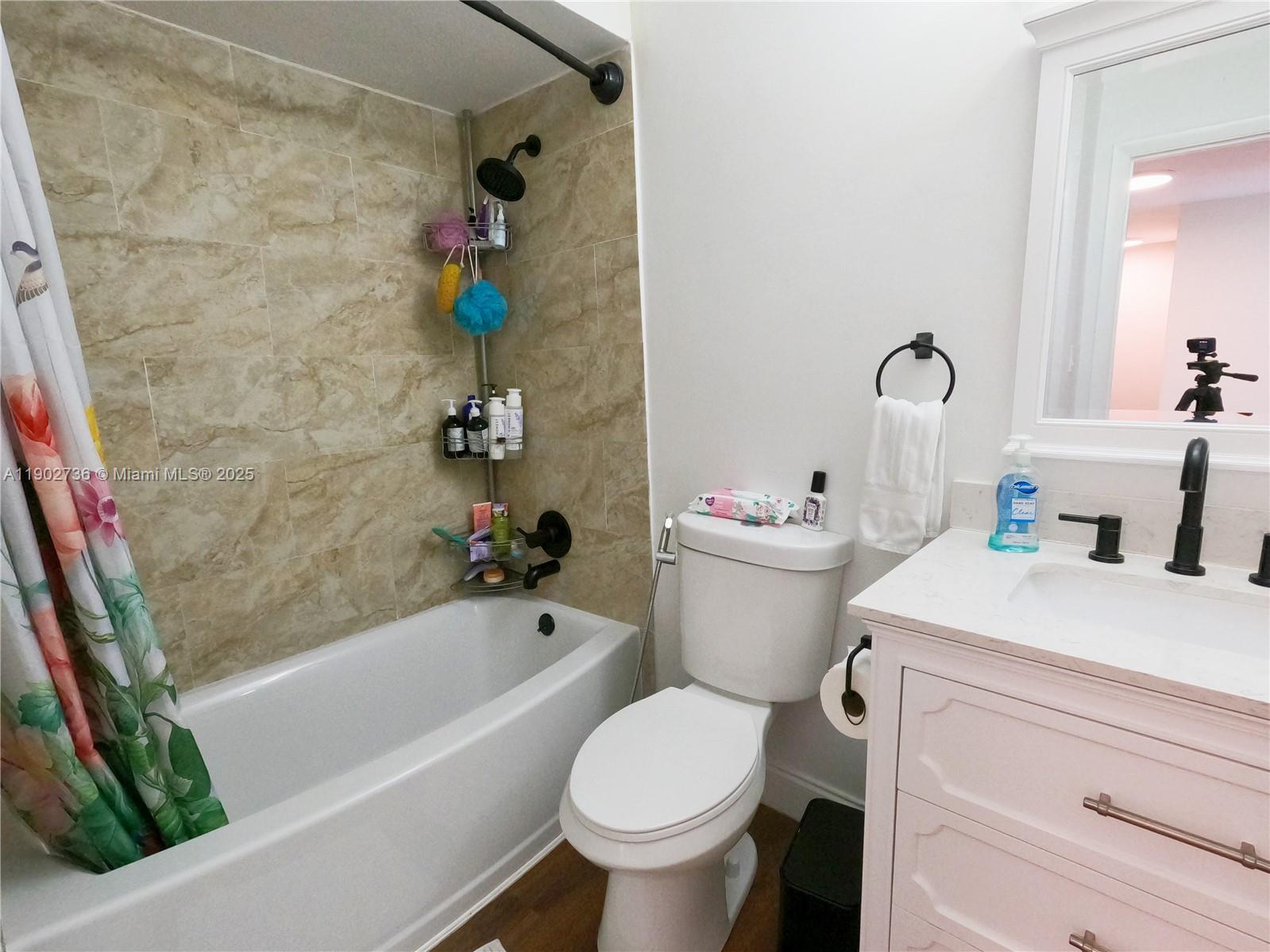 PALM SPRINGS VILLAS 3RD A - Residential