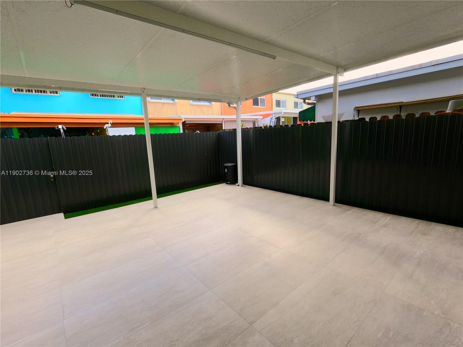 PALM SPRINGS VILLAS 3RD A - Residential