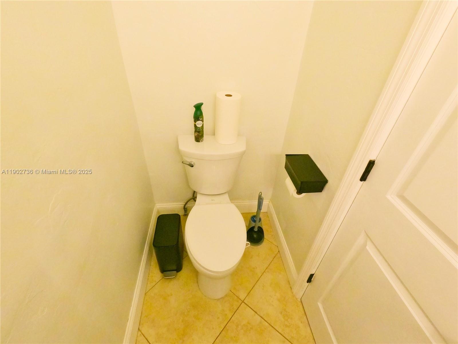 PALM SPRINGS VILLAS 3RD A - Residential