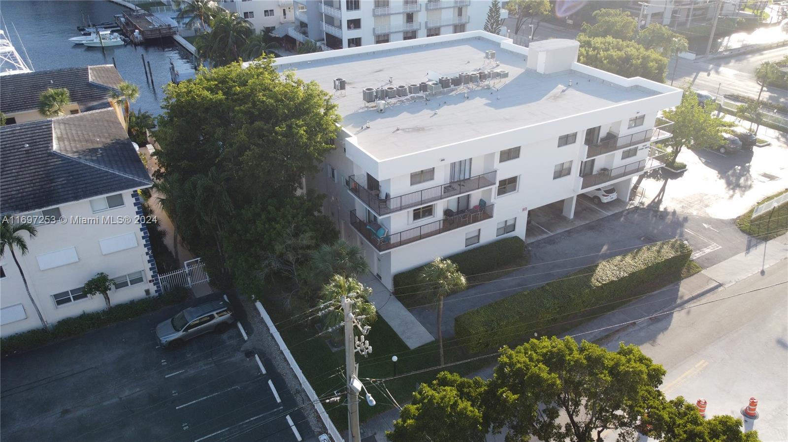 GOLDEN ISLES LAKES CONDO - Residential