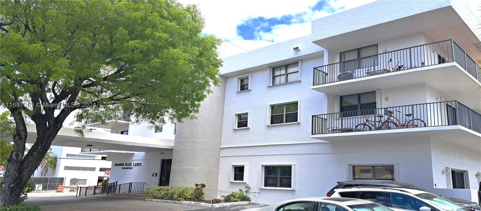 GOLDEN ISLES LAKES CONDO - Residential