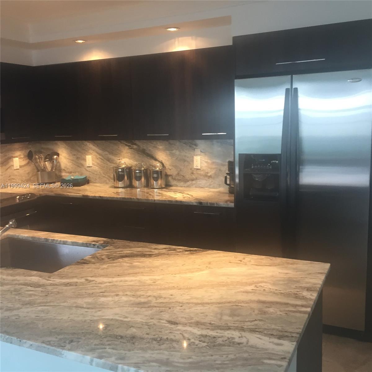 THE COLLINS CONDO - Residential Lease