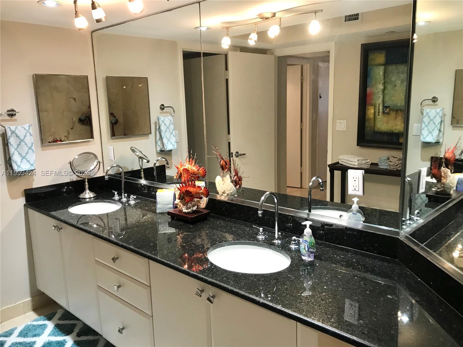 THE COLLINS CONDO - Residential Lease